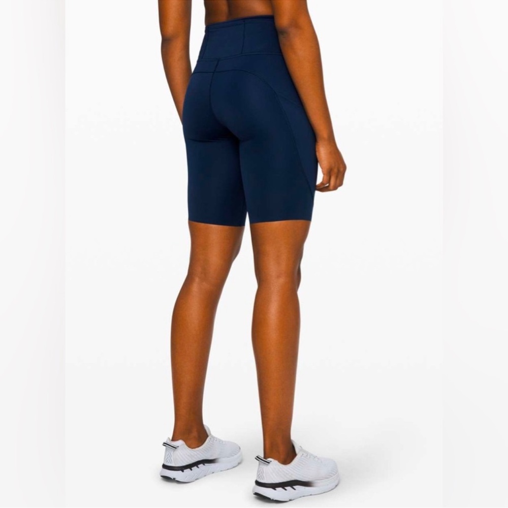 Lululemon Fast & Free short bike biker 10” sz 8